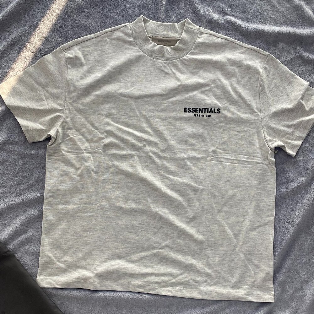 Fear of god Essentials Tee Light Oatmeal